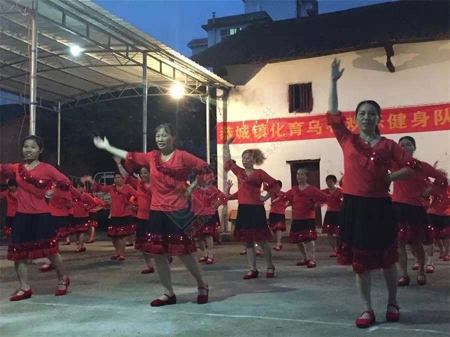 恭城镇农村妇女以舞会友 舞出巾帼风彩921 / 作者:心交朋友钱交狗 / 帖子ID:173524