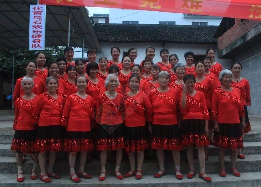 恭城镇农村妇女以舞会友 舞出巾帼风彩224 / 作者:心交朋友钱交狗 / 帖子ID:173524