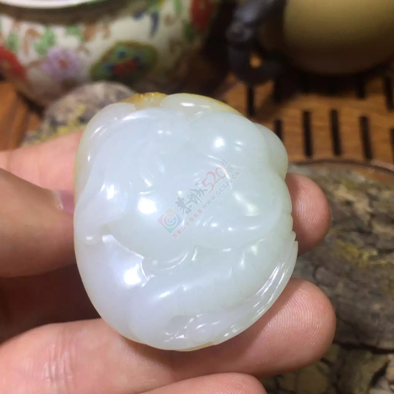 出手和田洒金皮羊脂白玉独籽挂件739 / 作者:发如雪 / 帖子ID:173632