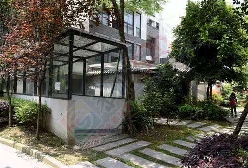 单身女性夜行请注意了！90后美女被扇巴掌、掐脖强拖至地下室……356 / 作者:今日恭城 / 帖子ID:173660