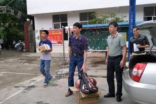 迎“六一”　送书进校园696 / 作者:认错认怂不认输 / 帖子ID:173664