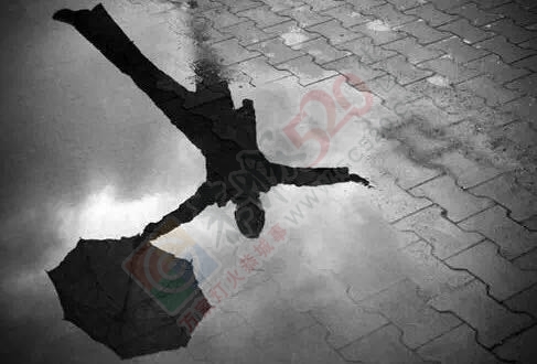 下雨天，发生在恭城街头惊人的一幕：有群开车的人.........852 / 作者:今日恭城 / 帖子ID:173733