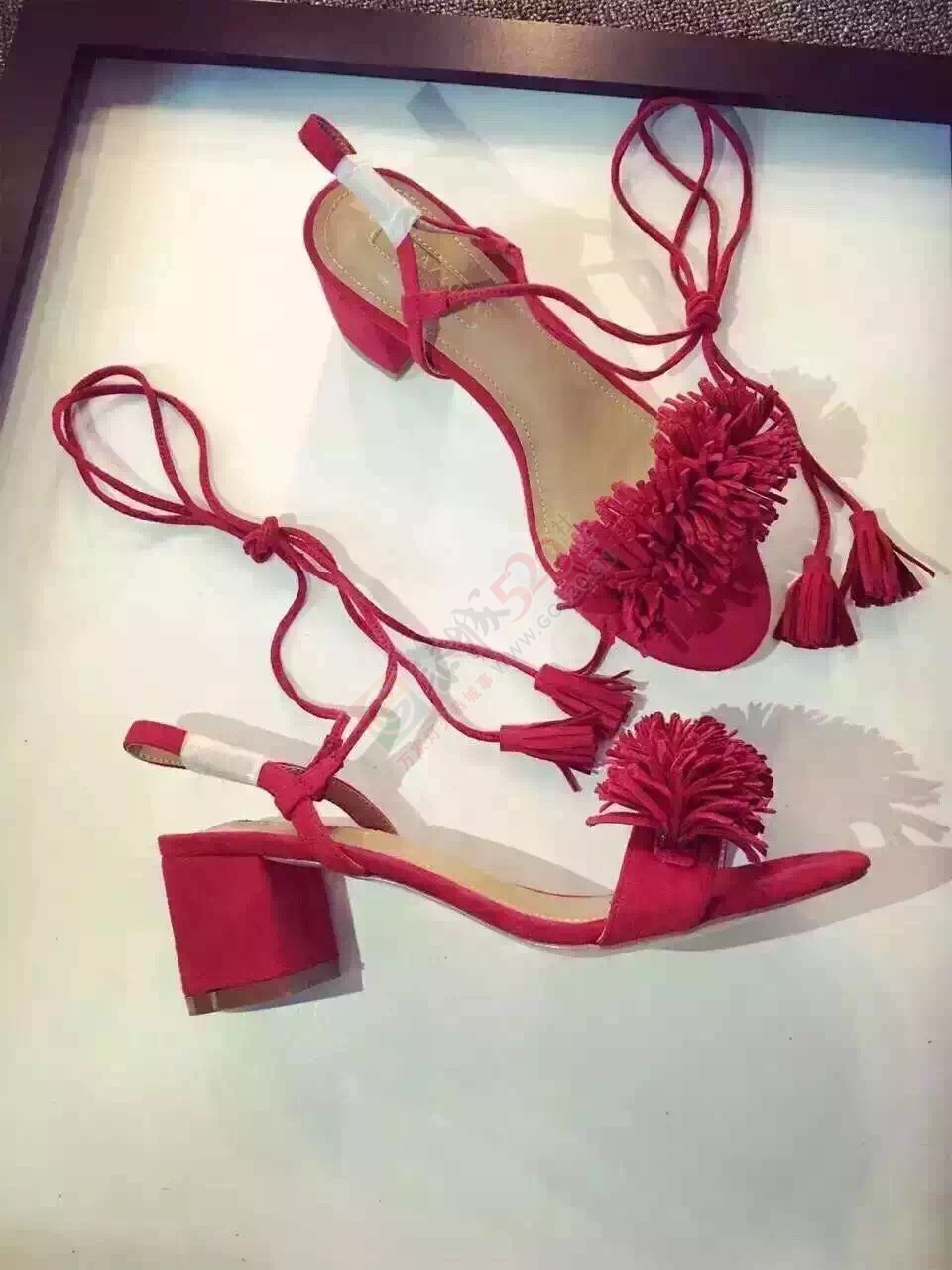 哈哈，看上的可以加我微信。女款美衣美鞋，男款衣服。更多款都在微信，哈哈783 / 作者:Them / 帖子ID:173816