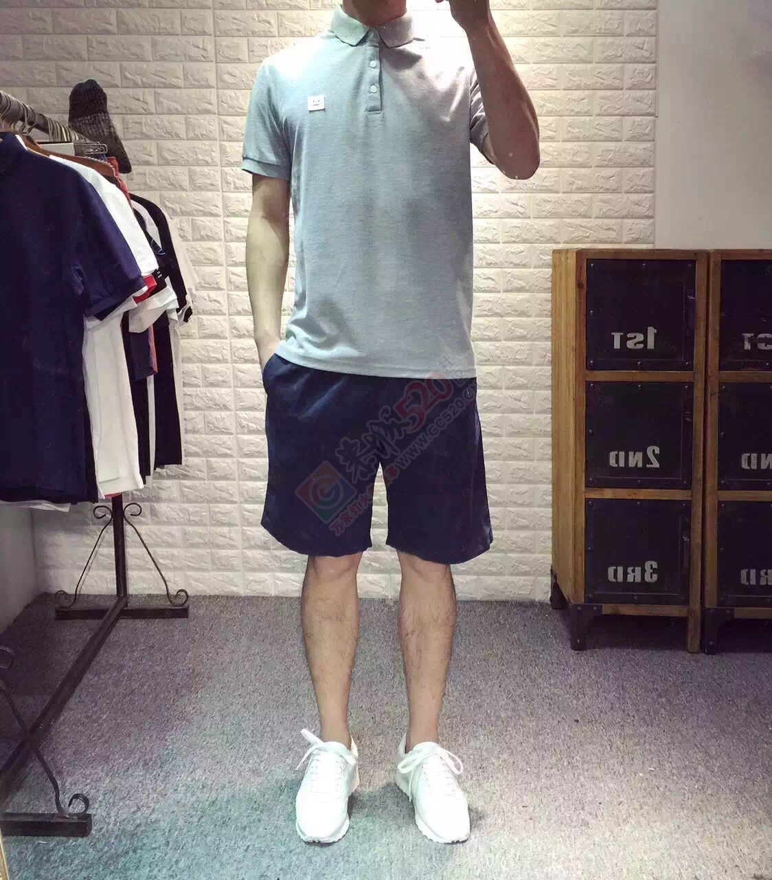 哈哈，看上的可以加我微信。女款美衣美鞋，男款衣服。更多款都在微信，哈哈590 / 作者:Them / 帖子ID:173816