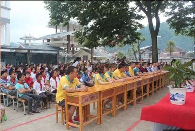 龙虎中心校举行“庆六一”文艺演出9 / 作者:今日恭城 / 帖子ID:173856