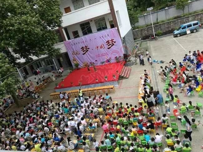 龙虎中心校举行“庆六一”文艺演出631 / 作者:今日恭城 / 帖子ID:173856