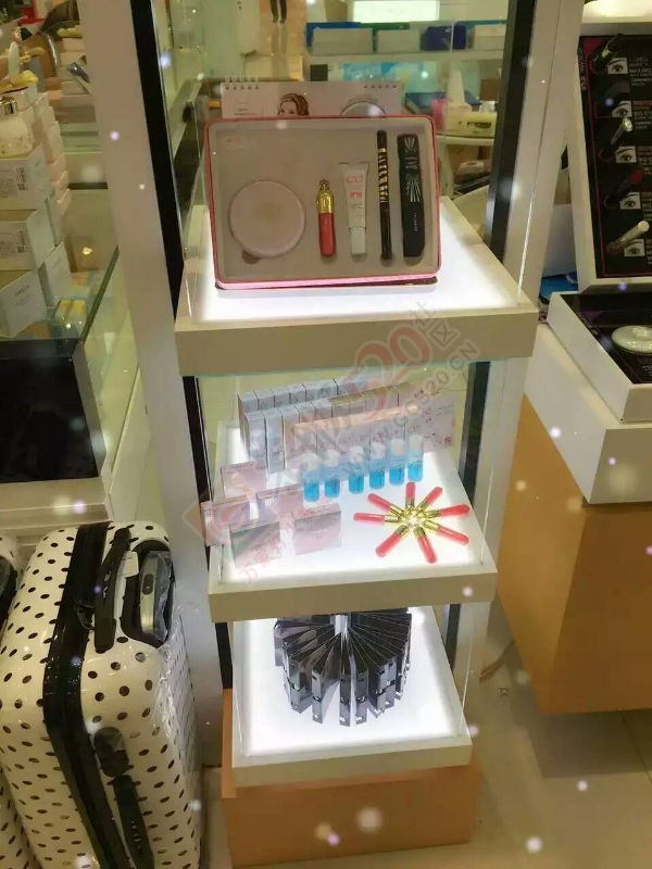 天和百货一楼卡姿兰珀莱雅搞大型活动啦88 / 作者:四季葱 / 帖子ID:174187