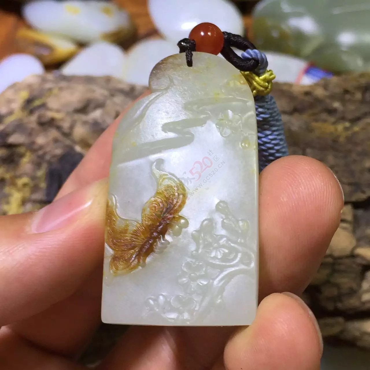 新疆和田玉籽料牌子蝶恋花543 / 作者:错了_Zfm79 / 帖子ID:174198