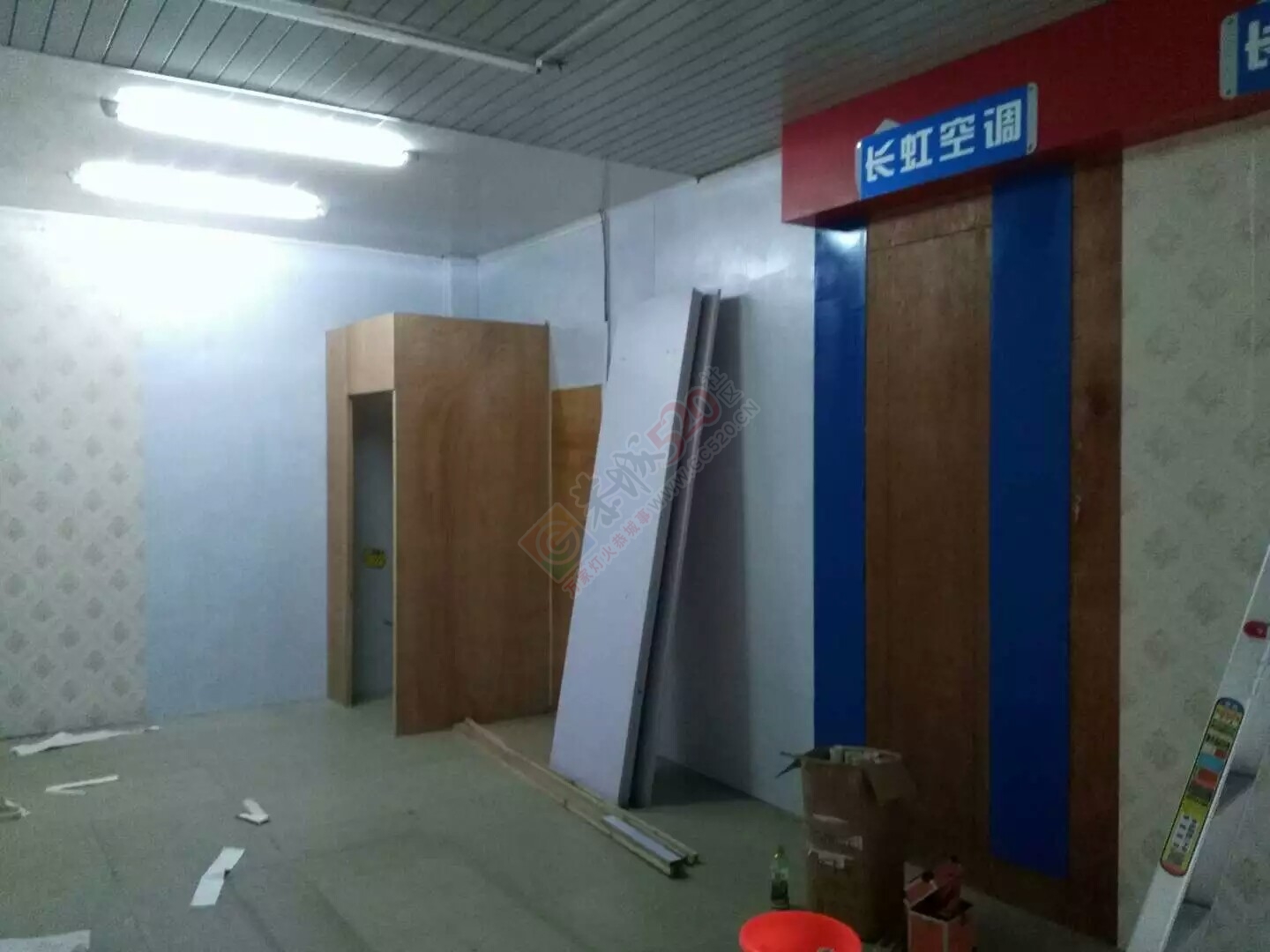 专业贴墙纸~~门面施工现场72 / 作者:fuenlai94 / 帖子ID:174401