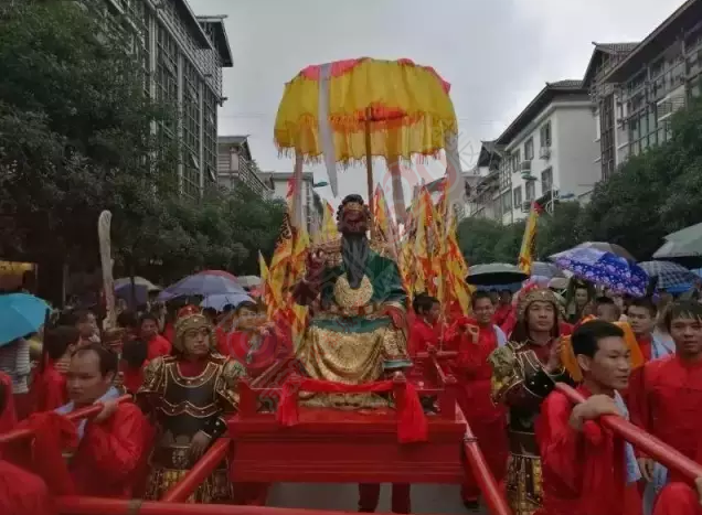 恭城街万人空巷风雨无阻只为看关帝一眼！948 / 作者:千变万幻 / 帖子ID:174468