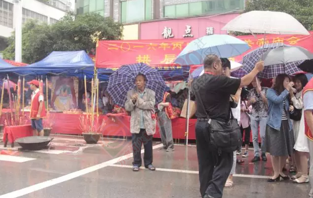 恭城街万人空巷风雨无阻只为看关帝一眼！717 / 作者:千变万幻 / 帖子ID:174468