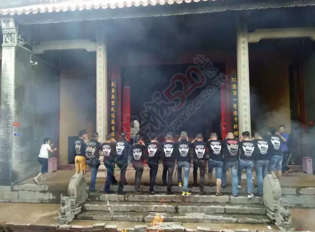 昨天恭城来了一帮很“骚包”的人，居然“包夜”菲悦酒吧！751 / 作者:恭城靠大家 / 帖子ID:174476