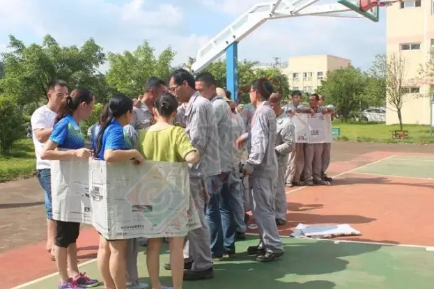 今天恭城这地方几十号人激烈比拼，美女小编也卷入其中了！974 / 作者:千变万幻 / 帖子ID:174637