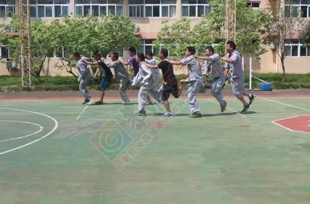 今天恭城这地方几十号人激烈比拼，美女小编也卷入其中了！714 / 作者:千变万幻 / 帖子ID:174637