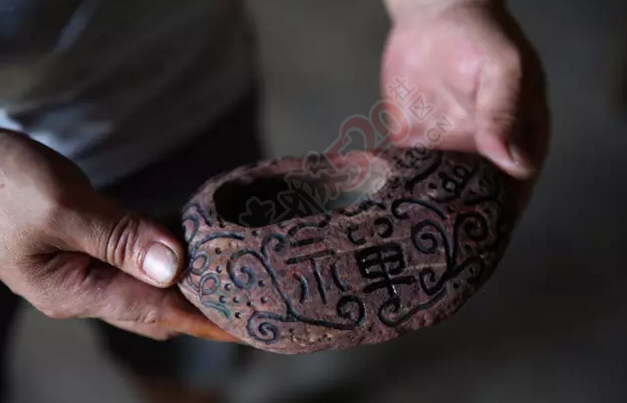 恭城&quot;搬砖哥&quot;:把废弃青砖雕刻成艺术品687 / 作者:千变万幻 / 帖子ID:174639