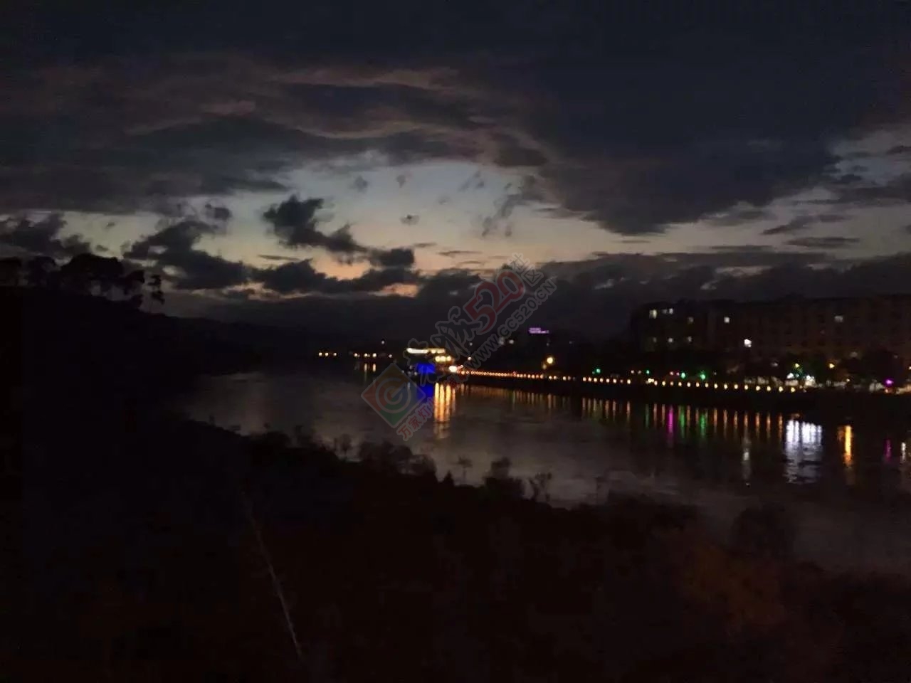 滨江夜景668 / 作者:恭城520小奈姐姐 / 帖子ID:174866