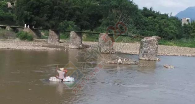 爆料：莲花独石的人这样进进出出，真的很不方便814 / 作者:赖拐 / 帖子ID:176134