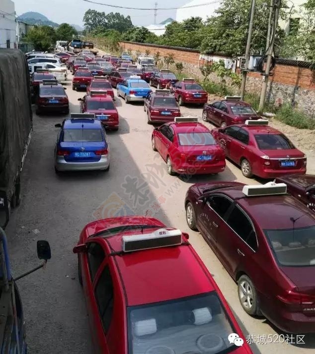 恭城出租车昨日集体罢工！都是合同惹的祸？580 / 作者:以空。 / 帖子ID:176393