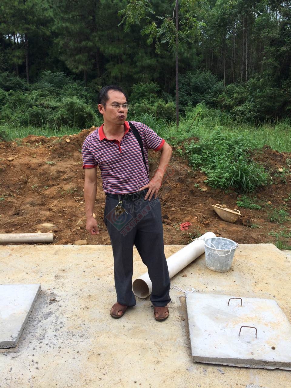 恭城龙虎老虎垒屯养鸭场污水横流影响下游村民人畜饮水，希望有关部门能够处理！31 / 作者:W810504 / 帖子ID:177111