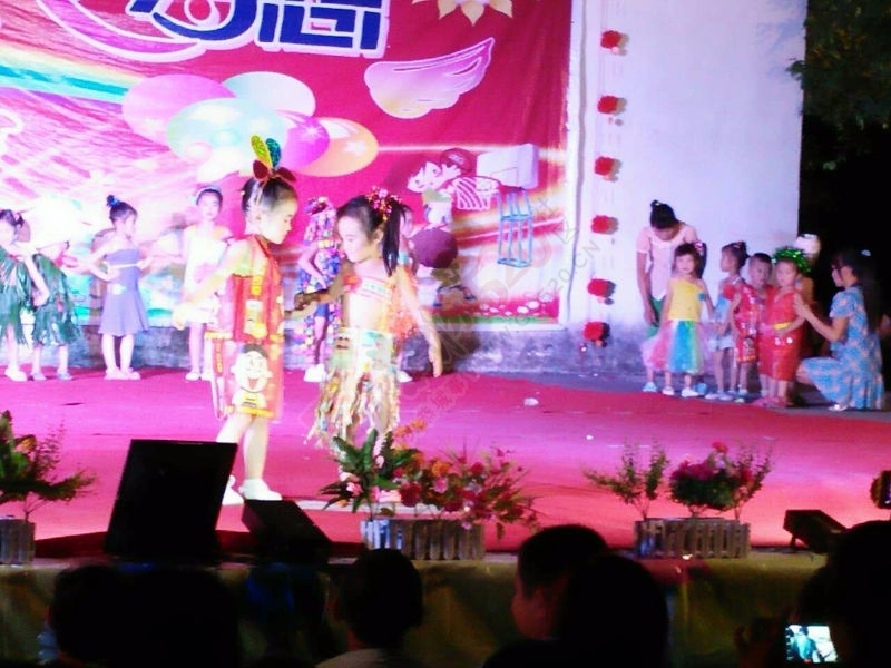 “金色童年，放飞梦想”恭城县北溪幼儿园举办文艺汇演14 / 作者:欢声笑语 / 帖子ID:177157
