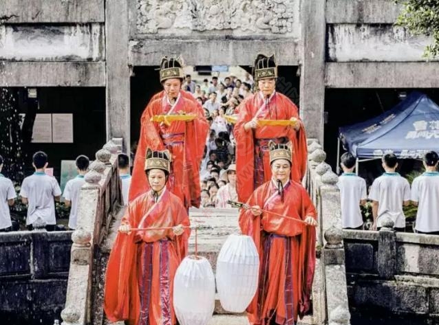 恭城举行祭孔典礼暨高考、中考优秀学子颁奖仪式271 / 作者:深秋的落叶 / 帖子ID:177589