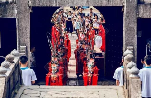 恭城举行祭孔典礼暨高考、中考优秀学子颁奖仪式5 / 作者:深秋的落叶 / 帖子ID:177589