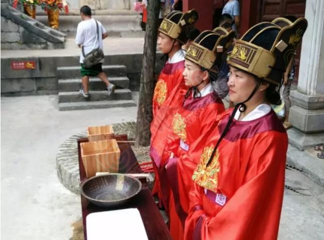 恭城举行祭孔典礼暨高考、中考优秀学子颁奖仪式240 / 作者:深秋的落叶 / 帖子ID:177589