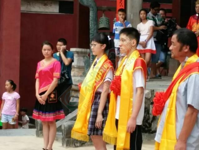 恭城举行祭孔典礼暨高考、中考优秀学子颁奖仪式654 / 作者:深秋的落叶 / 帖子ID:177589