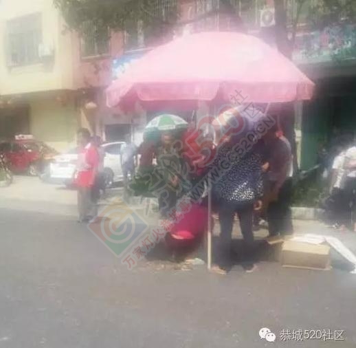 新街至塘边路段“豆子鬼”又出来飙车了！造成严重车祸，一中年妇女流血倒地...10 / 作者:以空。 / 帖子ID:179198