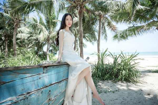 我和闺蜜写真照。390 / 作者:哈嘎秋裤不过 / 帖子ID:179236