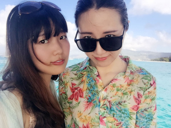 我和闺蜜写真照。869 / 作者:哈嘎秋裤不过 / 帖子ID:179236