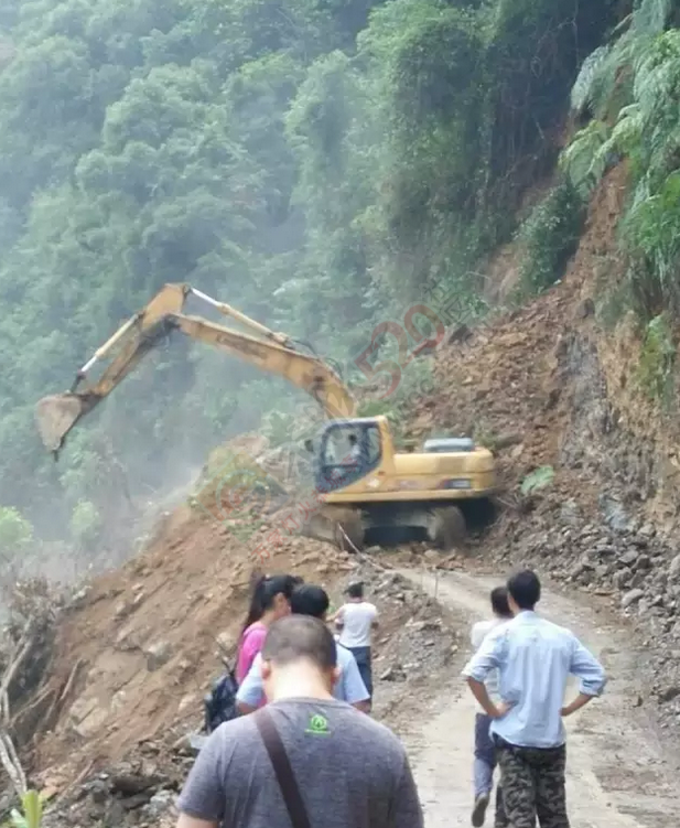 【惊险】西岭刘家洞电站路段发生山体塌方，差点把挖掘机掩埋！41 / 作者:千变万幻 / 帖子ID:180469