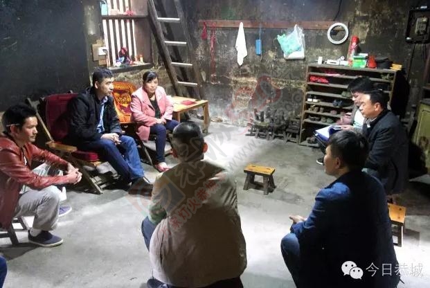 邓晓强深入贫困户调研精准扶贫工作628 / 作者:深秋的落叶 / 帖子ID:180798