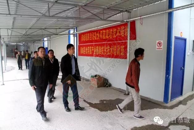 邓晓强深入贫困户调研精准扶贫工作216 / 作者:深秋的落叶 / 帖子ID:180798