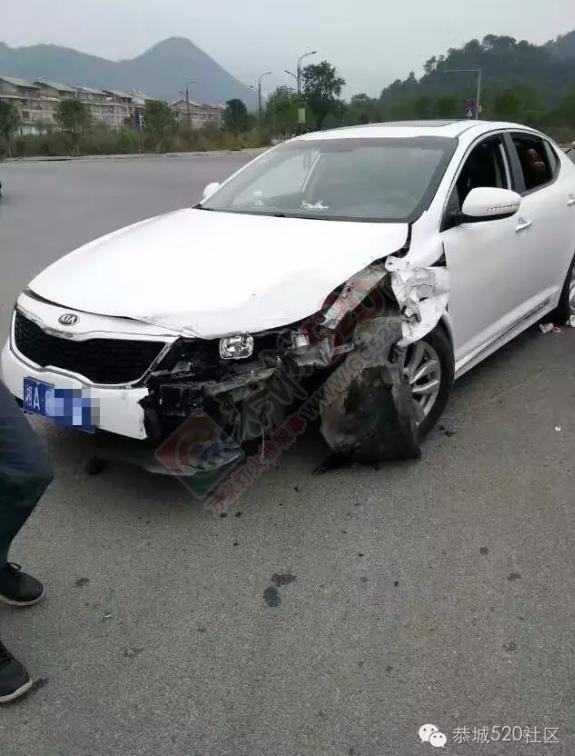 险！恭城高铁站附近两车激烈相撞，现场一片狼藉，两车被撞面目全非！394 / 作者:深秋的落叶 / 帖子ID:180954