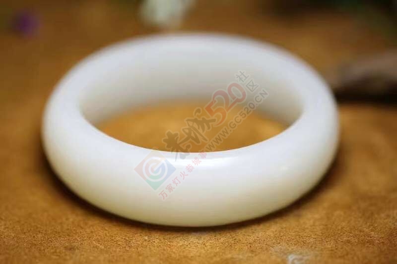 闲置102克新疆和田玉手镯994 / 作者:晚霞行千里 / 帖子ID:186108