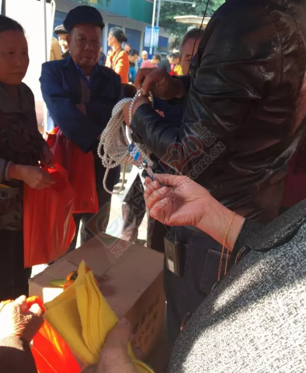 坑！恭城这些老人得了免费“金项链”，却倒贴了百元买刀！700 / 作者:520小编 / 帖子ID:186115