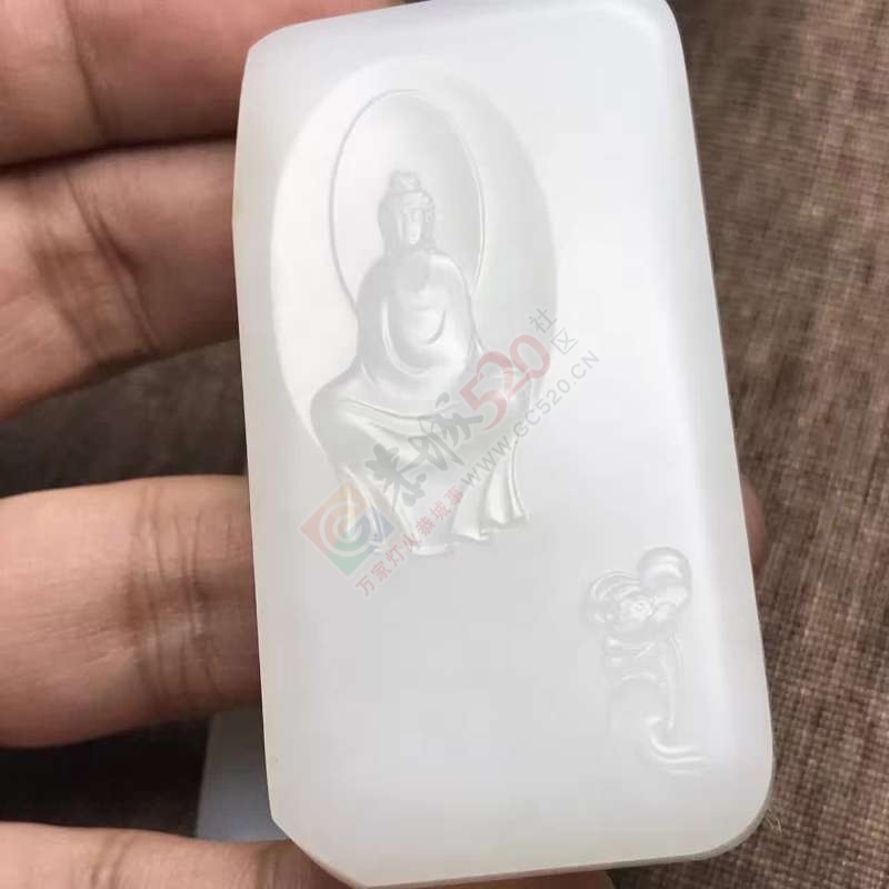 闲置一对脂白和田玉籽料观音982 / 作者:晚霞行千里 / 帖子ID:191006