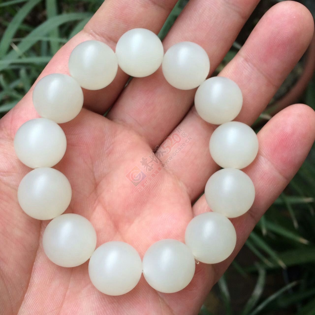 出手和田山料非常油润1.6圆珠手串827 / 作者:月落风 / 帖子ID:191241