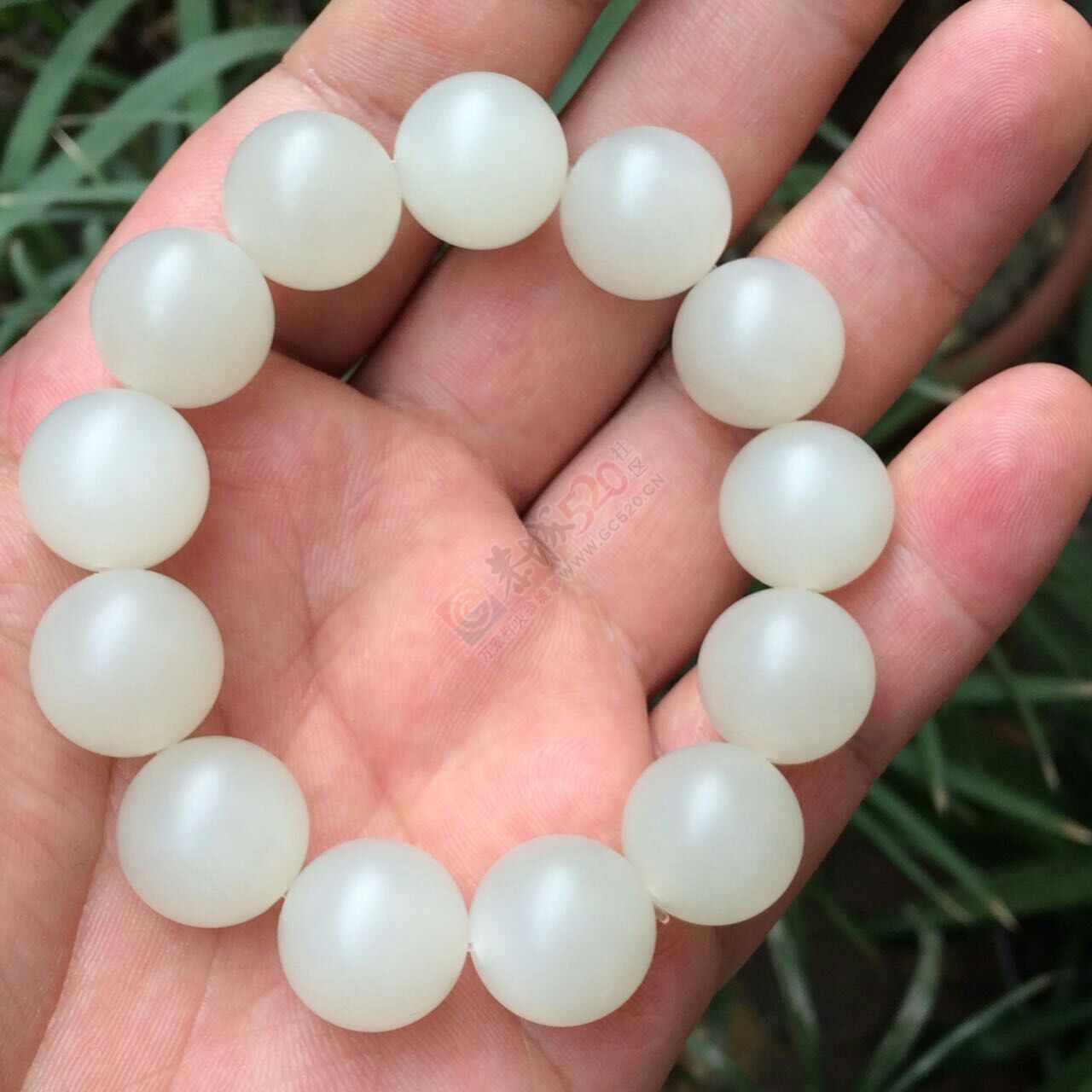 出手和田山料非常油润1.6圆珠手串781 / 作者:月落风 / 帖子ID:191241