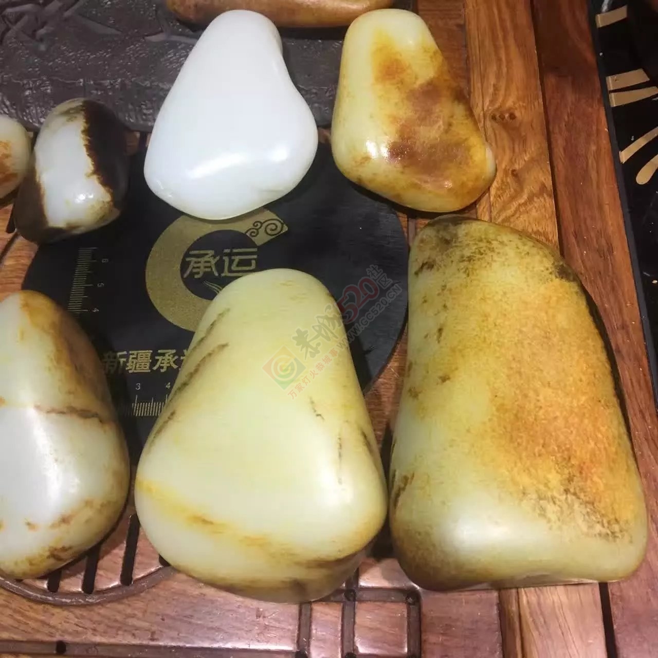 出手珍藏级和田籽料原石670 / 作者:月落风 / 帖子ID:191282