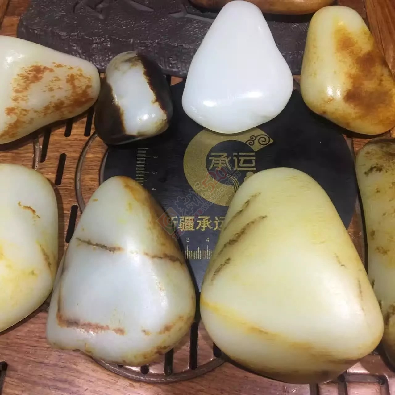 出手珍藏级和田籽料原石350 / 作者:月落风 / 帖子ID:191282