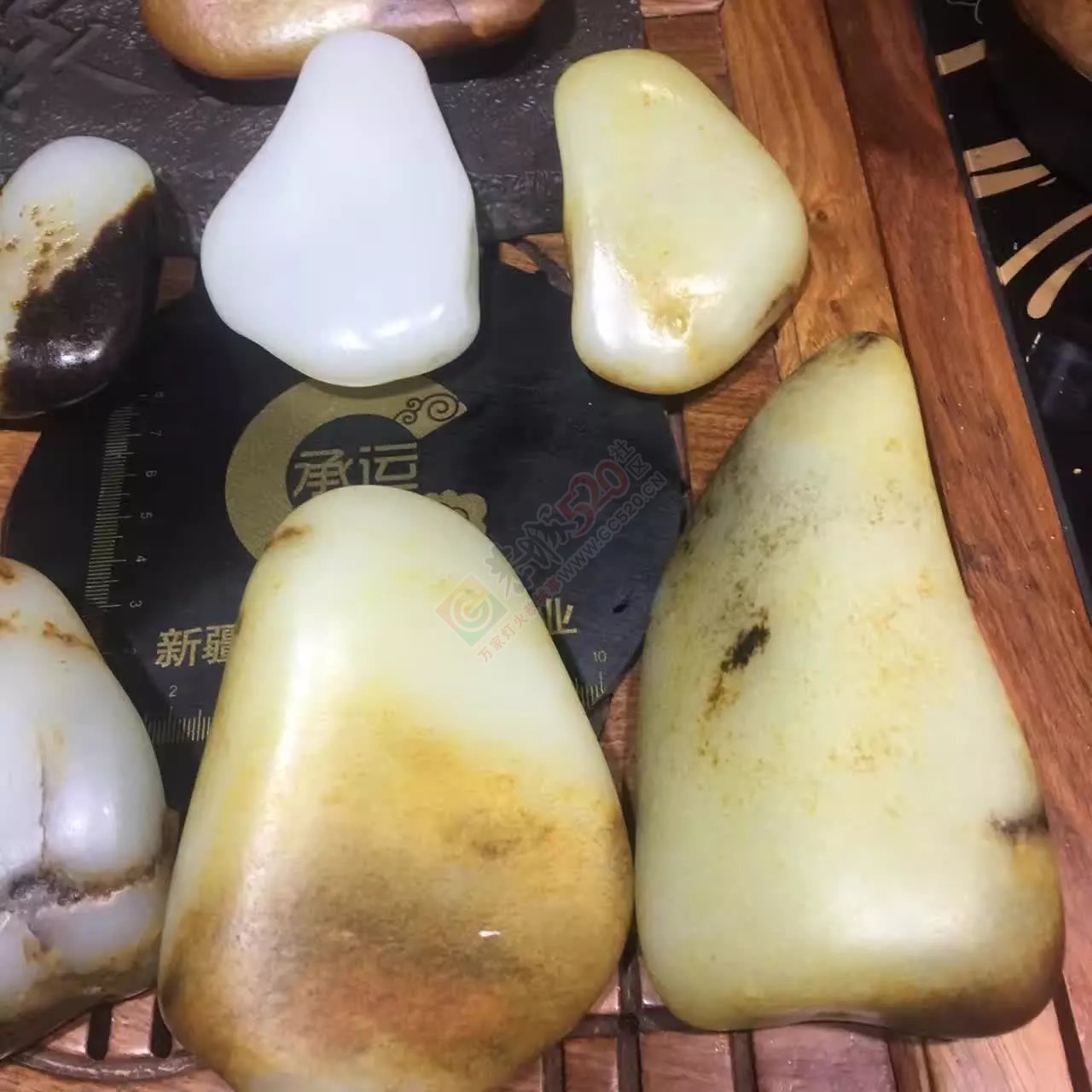 出手珍藏级和田籽料原石739 / 作者:月落风 / 帖子ID:191282