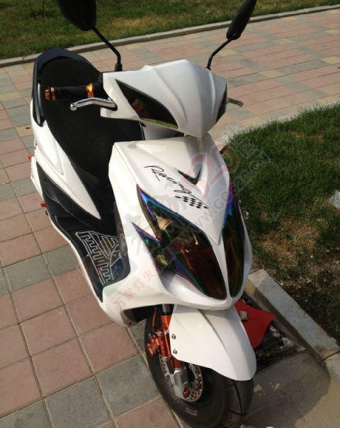 新款爱玛电动车出售164 / 作者:展现出来 / 帖子ID:191669