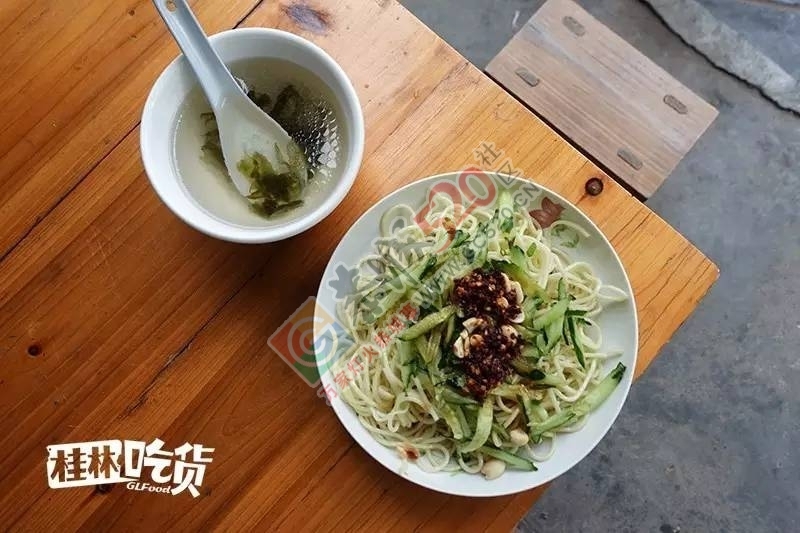原老七中对面那家开了11年的面馆。自创烤面口味真是绝了！848 / 作者:儿时的回忆 / 帖子ID:192969