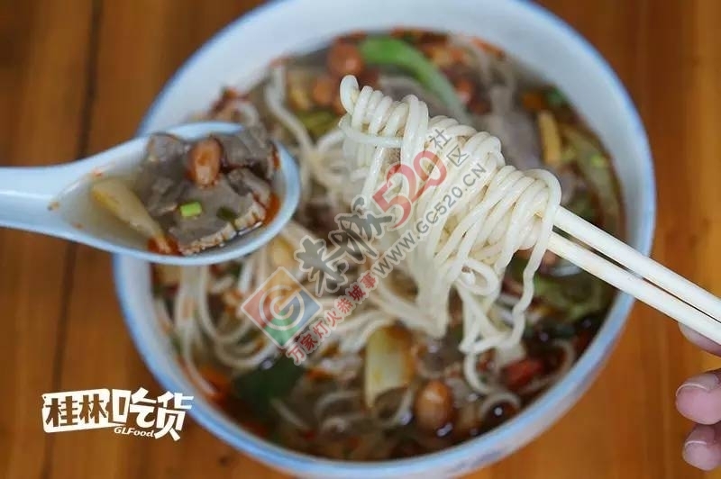 原老七中对面那家开了11年的面馆。自创烤面口味真是绝了！246 / 作者:儿时的回忆 / 帖子ID:192969