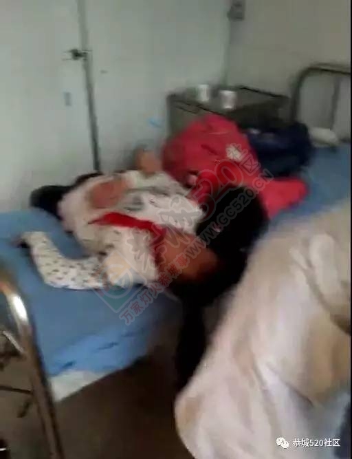 【突发】恭城莲花黄泥岗小学疑似发生食物中毒事件，数名小学生紧急就医410 / 作者:花开似花落、 / 帖子ID:199210