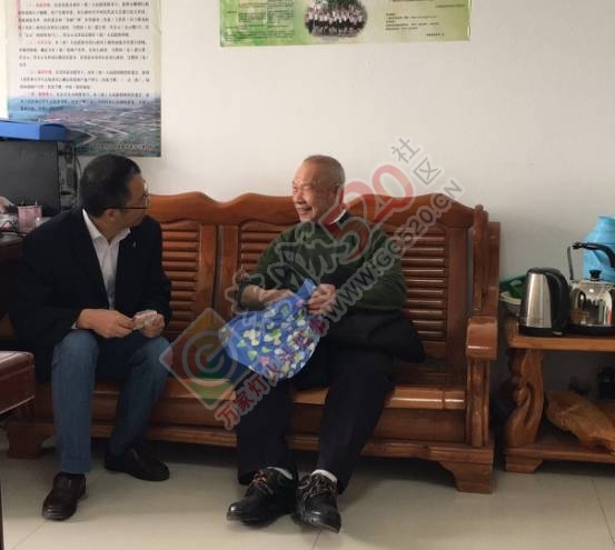 【感动】八旬老党员热心扶贫事业 爱心捐款助力脱贫攻坚764 / 作者:一路坚持 / 帖子ID:206752