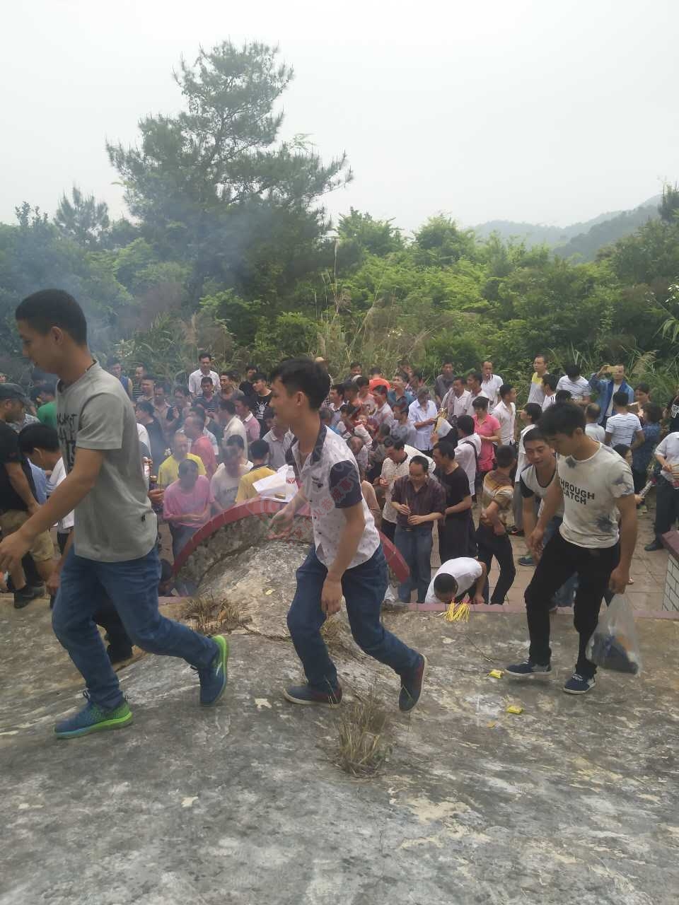 天涯共此时，同祭一缕烟。--------记林氏宗亲祭祖活动660 / 作者:一路坚持 / 帖子ID:207173
