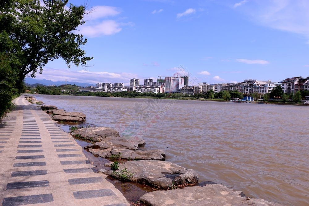 恭城河恭城镇同乐洲村段防洪整治工程接近尾声179 / 作者:豌豆公主 / 帖子ID:220592